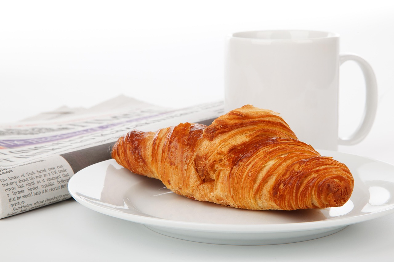 Caf茅 & bakery: the banner photo of its sample QR menu